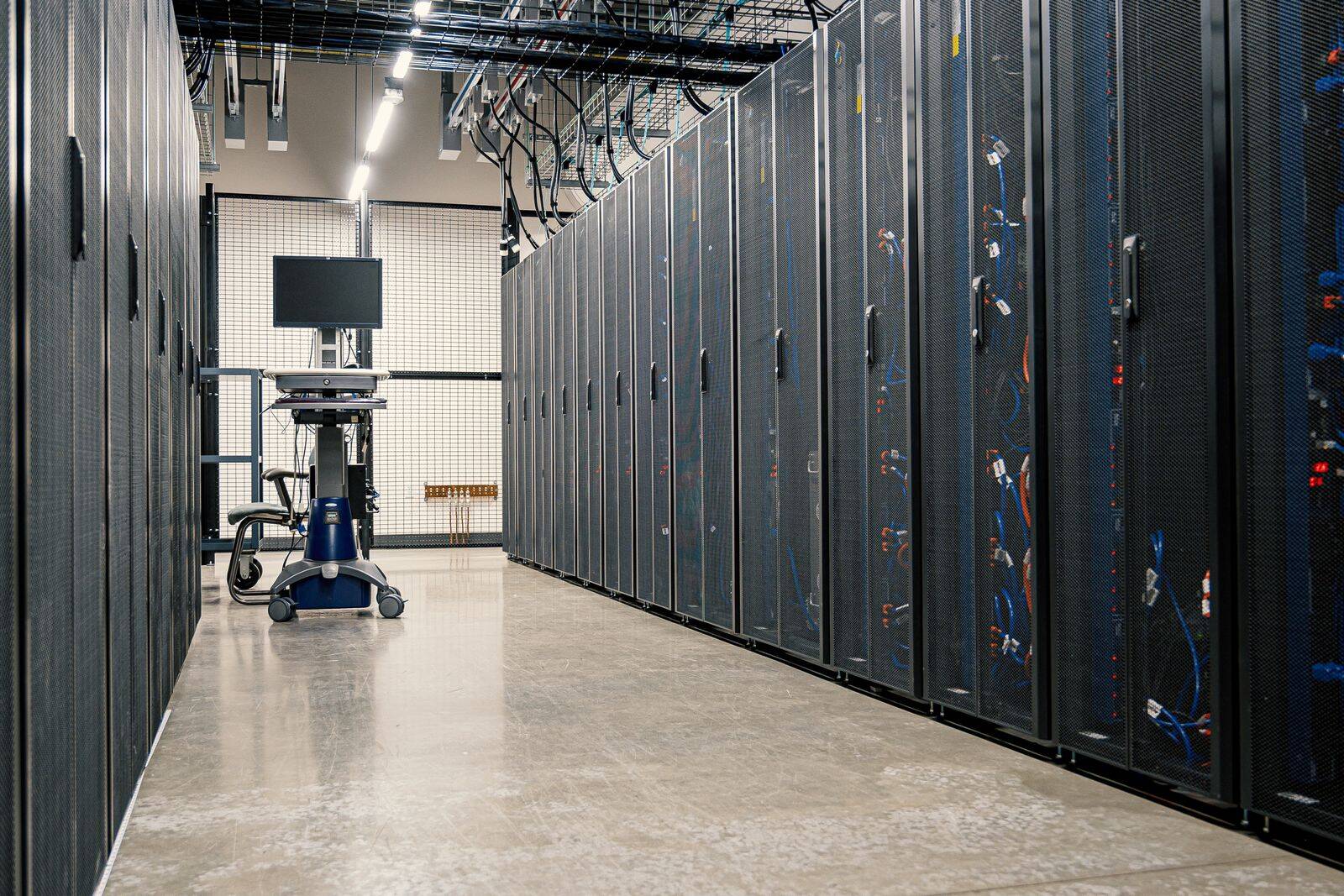 Data center facility building automation — precision cooling and uptime monitoring