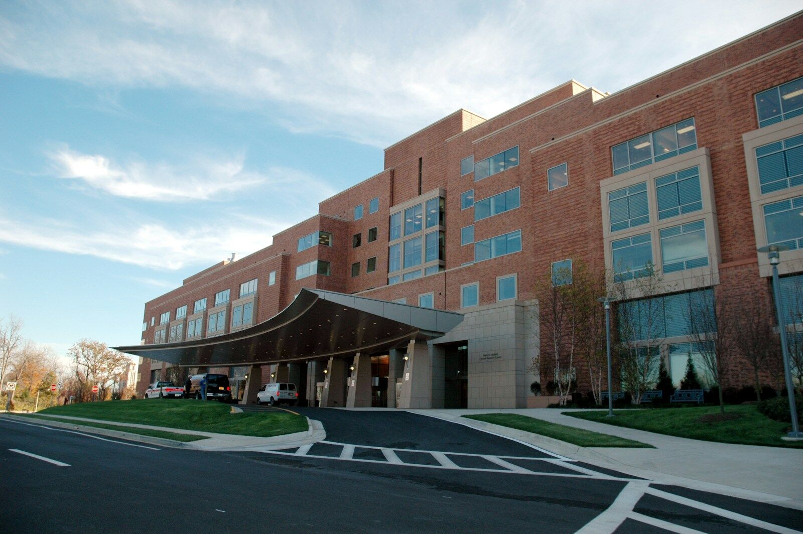 Hotel and hospitality building automation — guest comfort and energy optimization